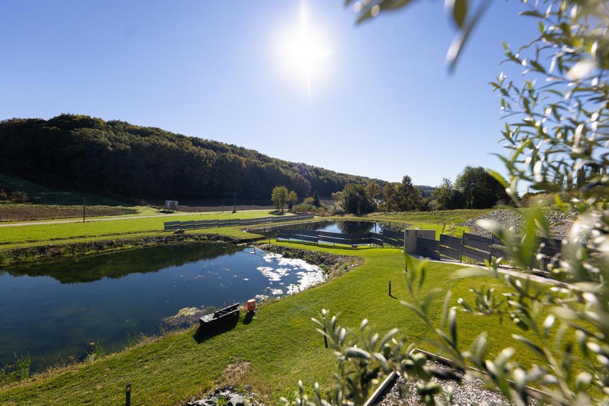 Genuss- Und Wellnesshotel Puchas Kukmirn Bagian luar foto